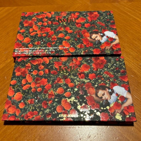 Kylie Cosmetics Wizard Of Oz Eye and Face Pressed Powder Palette - Picture 4 of 16